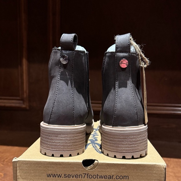 SEVEN7 Billie Chelsea Boot Size 6 & 10 available - Picture 4 of 8